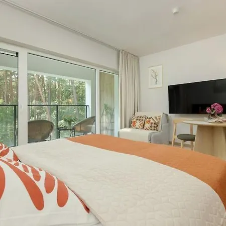 Beachfront Apartment, Summer Pool Air Conditioning, Cleaning Included